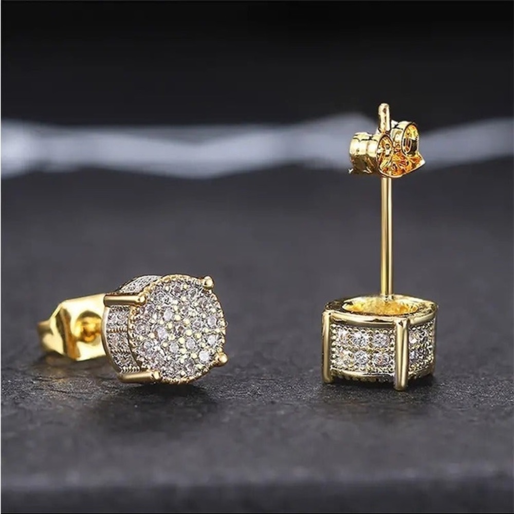 Fancy Round Shaped Stud Earrings Paved Shiny CZ Stone Goldtone Pierced Unisex